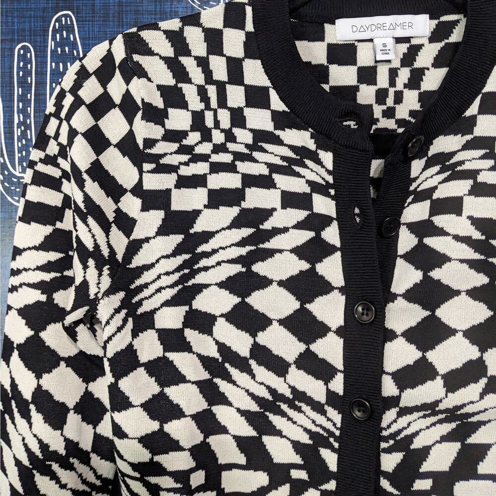 Daydreamer Eclipse Wave Fitted Button Down Knit C… - image 4